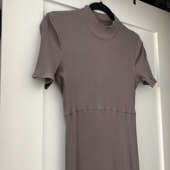 Fitted midi dress - Picture 2 of 2